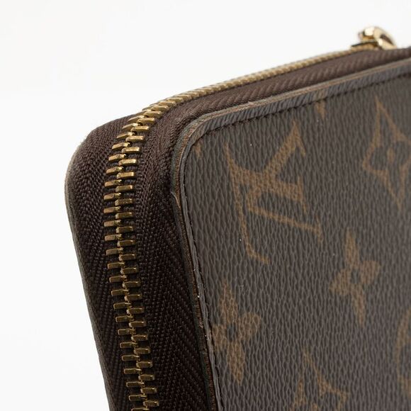 Louis Vuitton Limited Edition Monogram Canvas Totem Zippy Wallet - Picture 15 of 15